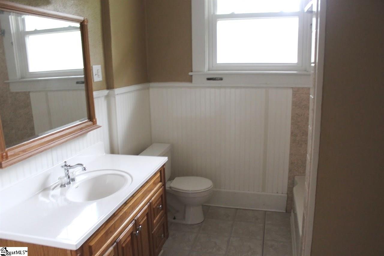 302 Calvert Avenue Clinton, SC 29325 - Photo 8 of 22