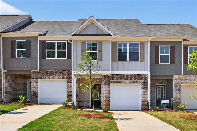 $2,550 | 2825 Lillian Lane, Douglasville, GA 30135