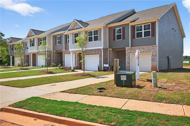 $2,550 | 2825 Lillian Lane, Douglasville, GA 30135