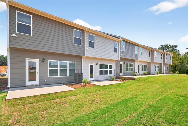 $2,550 | 2825 Lillian Lane, Douglasville, GA 30135