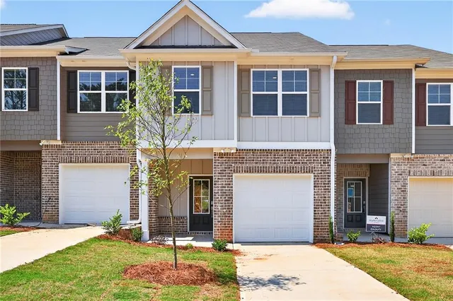 $2,550 | 2825 Lillian Lane, Douglasville, GA 30135