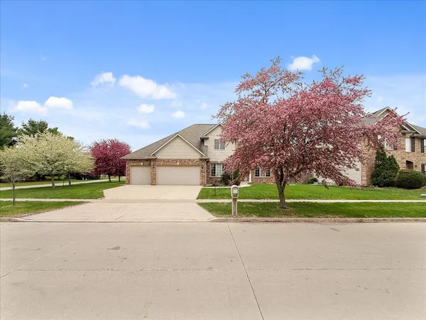$485,000 | 4705 Stonebridge Drive, Champaign, IL 61822