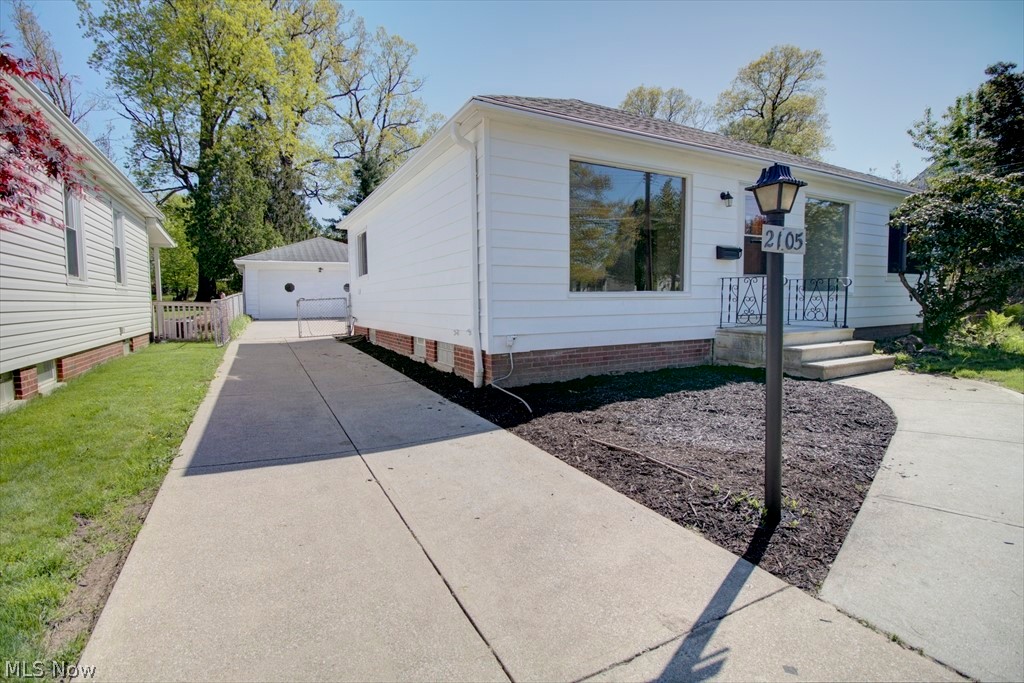 2105 Keystone Road Cleveland, OH 44134 - Photo 2 of 29