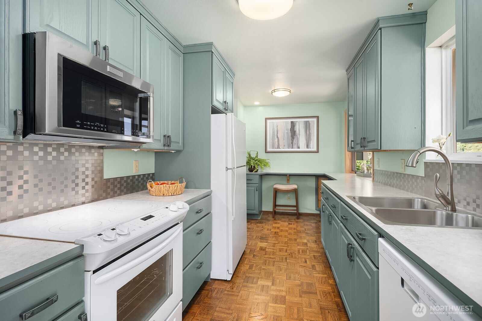 16625 126th Place Southeast Renton, WA 98058 - Photo 10 of 31 Gallery Image 10
