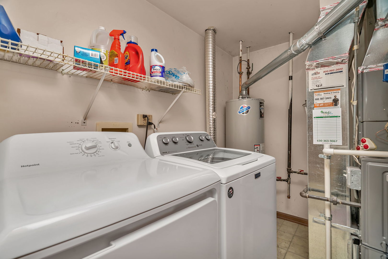 2750 Shelly Lane Aurora, IL 60504 - Photo 25 of 32 a utility room with dryer and washer