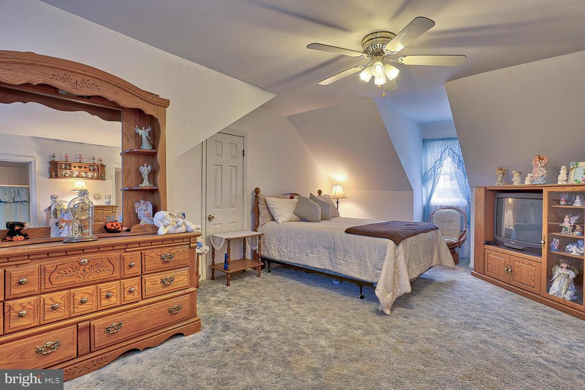 1863 Rockvale Road Lancaster, PA 17602 - Photo 14 of 18 Gallery Image 14