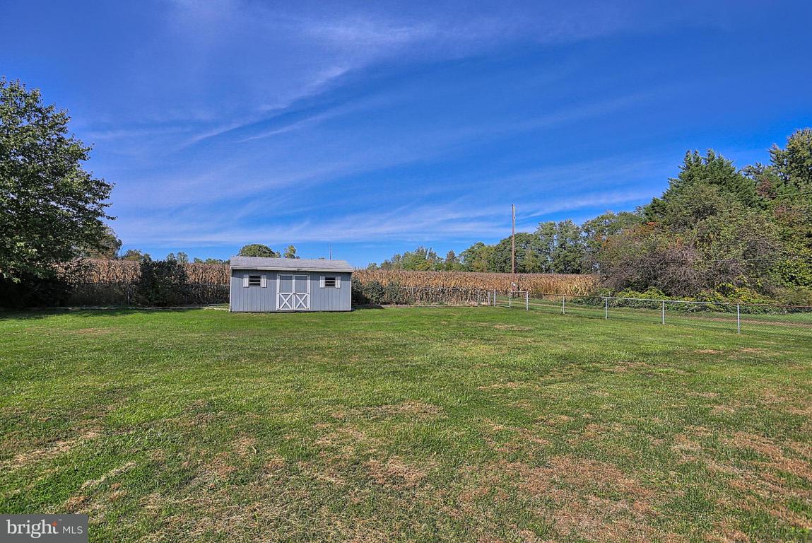 1863 Rockvale Road Lancaster, PA 17602 - Photo 3 of 18 Gallery Image 3
