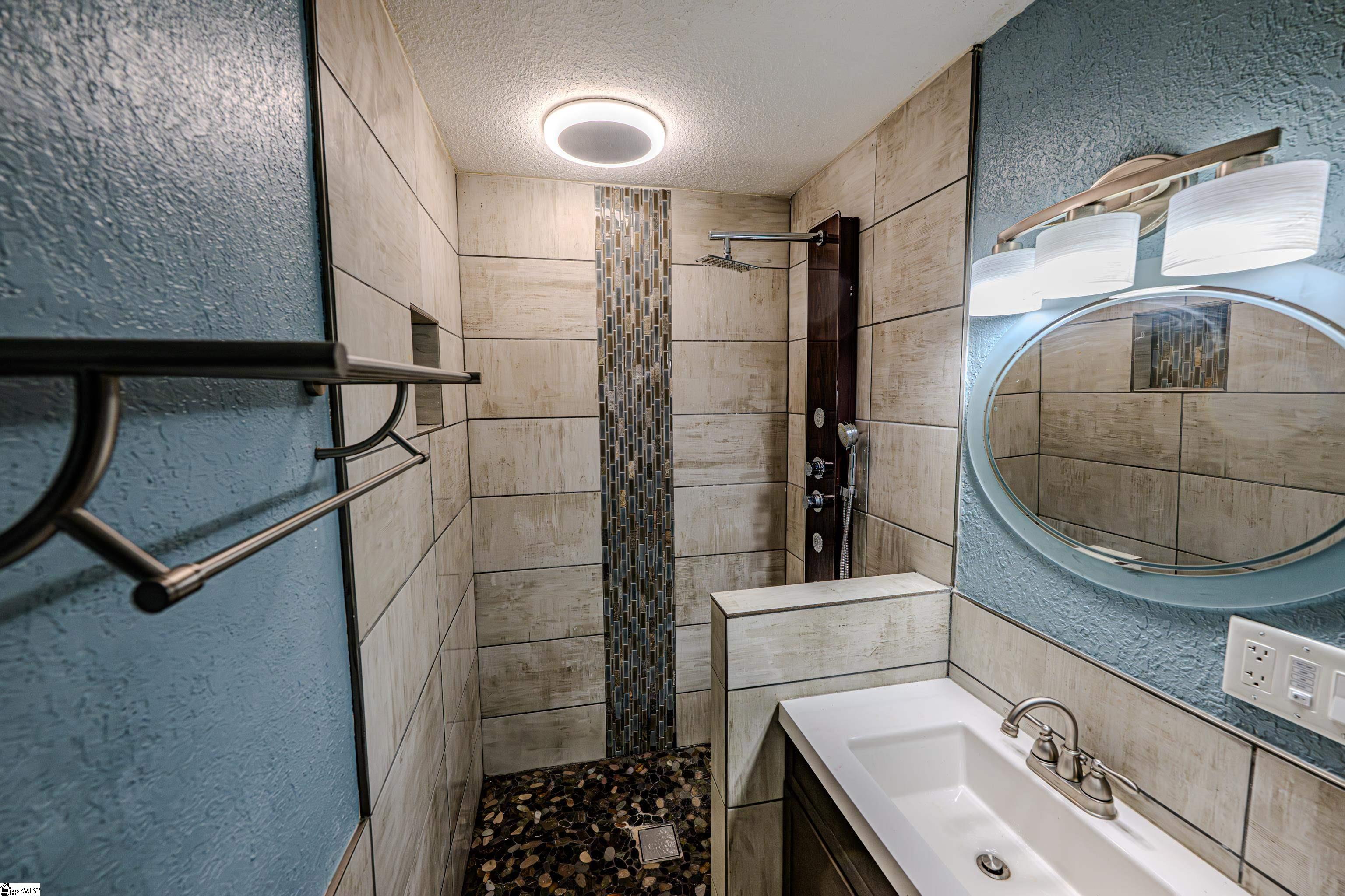 702 Central Avenue Mauldin, SC 29662 - Photo 29 of 50