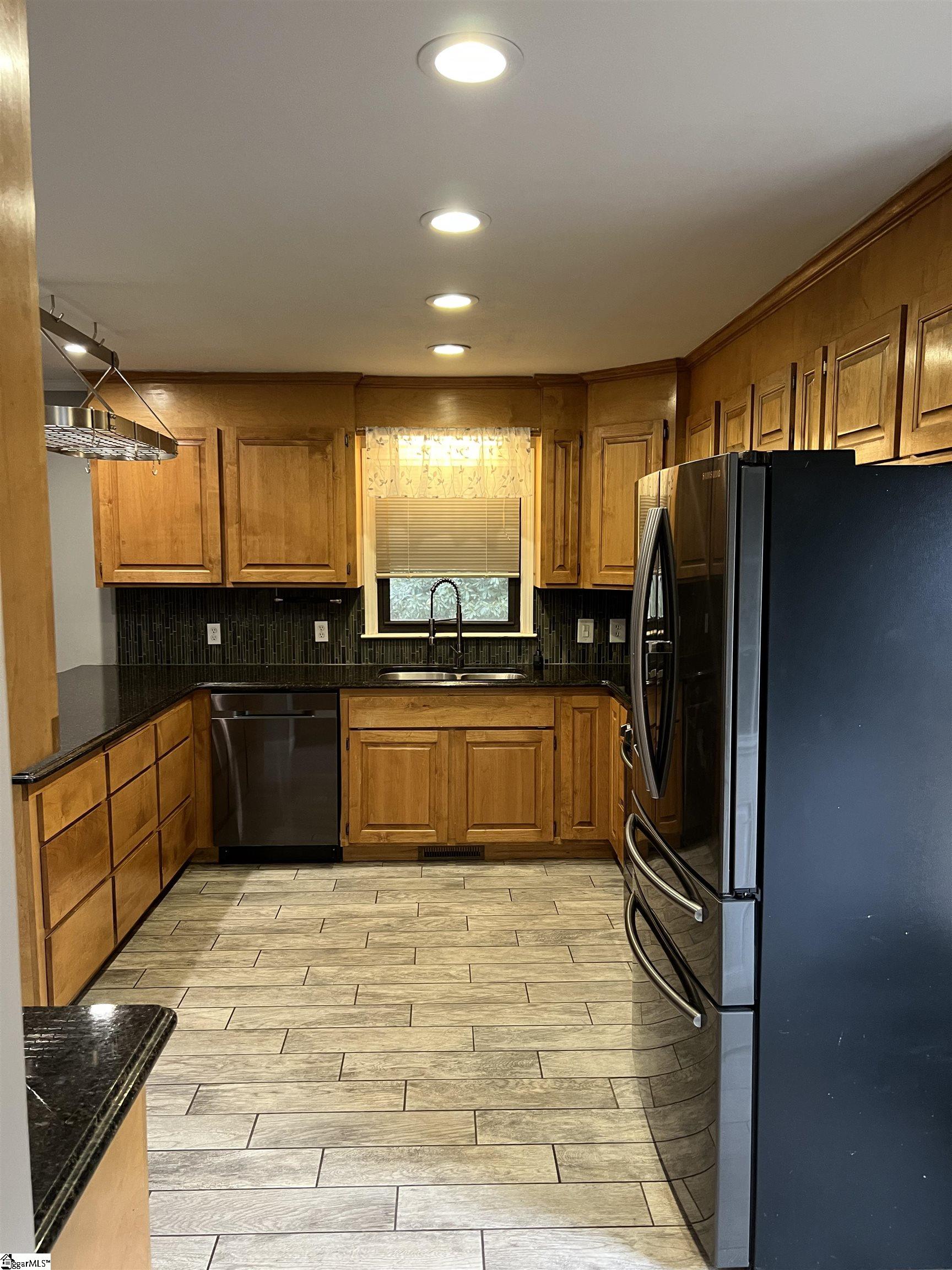 702 Central Avenue Mauldin, SC 29662 - Photo 7 of 35