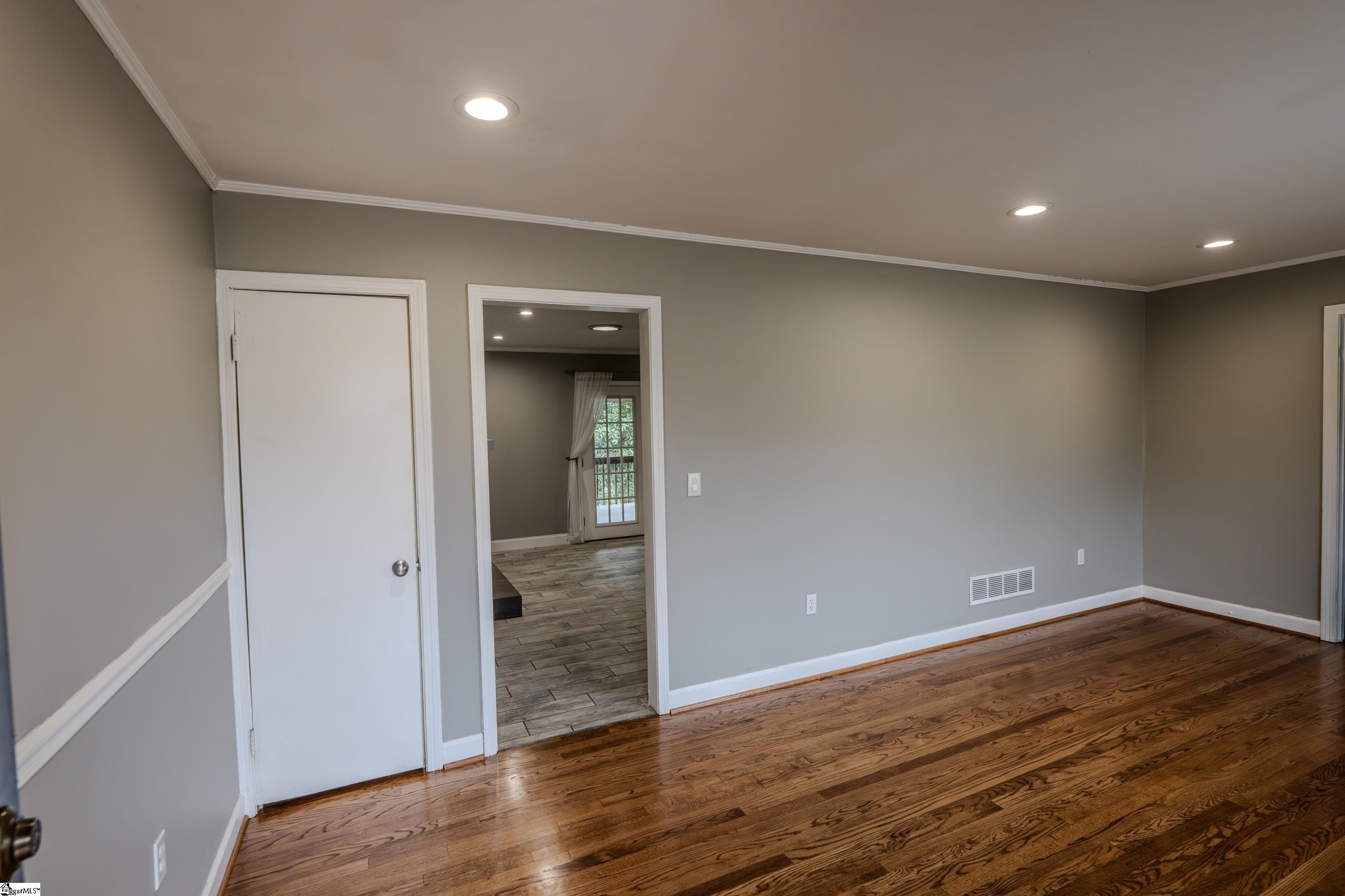 702 Central Avenue Mauldin, SC 29662 - Photo 9 of 50