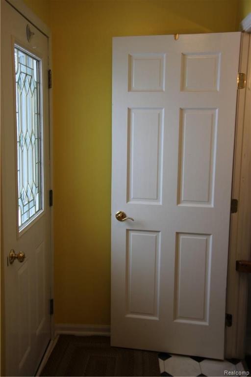 10151 Grafton Road Carleton, MI 48117 - Photo 17 of 32