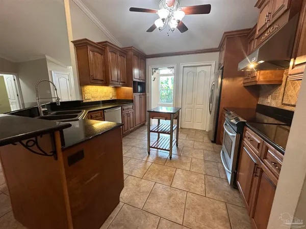 $4,400 | 1611 Luzon Lane, Gulf Breeze, FL 32563