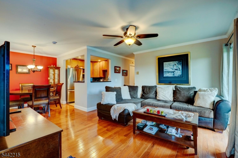 314 Federal Hill Road Pompton Lakes, NJ 07442 - Photo 4 of 29