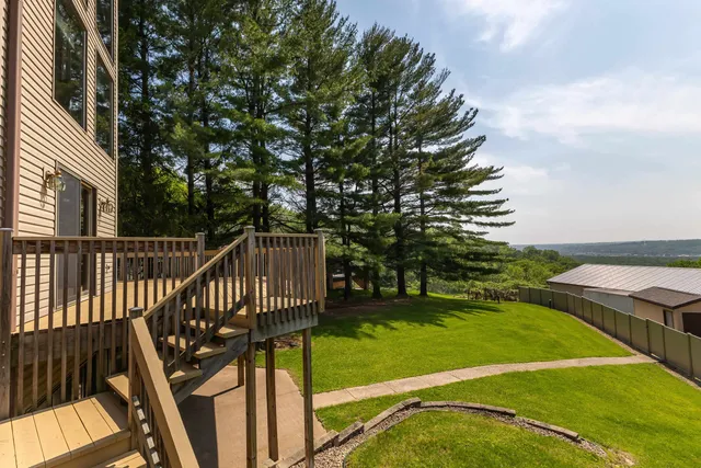 $439,000 | 957 Whispering Lane, Hazel Green, WI 53811