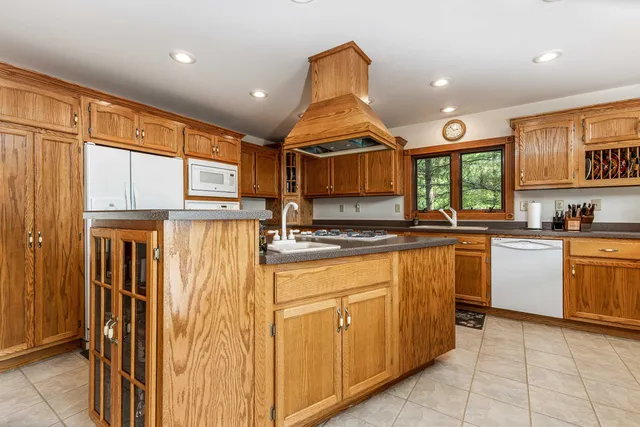 $439,000 | 957 Whispering Lane, Hazel Green, WI 53811