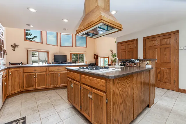 $439,000 | 957 Whispering Lane, Hazel Green, WI 53811