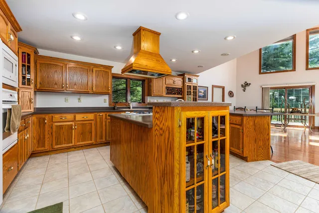 $439,000 | 957 Whispering Lane, Hazel Green, WI 53811