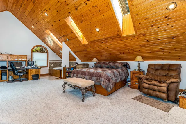 $439,000 | 957 Whispering Lane, Hazel Green, WI 53811