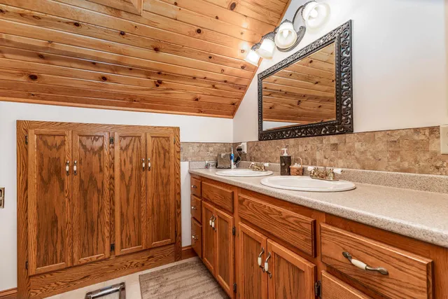 $439,000 | 957 Whispering Lane, Hazel Green, WI 53811