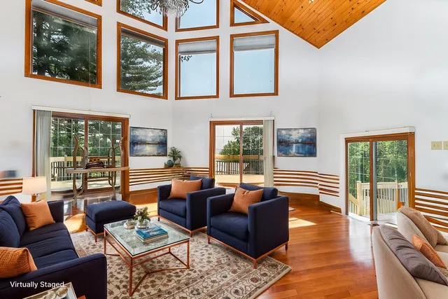 $439,000 | 957 Whispering Lane, Hazel Green, WI 53811