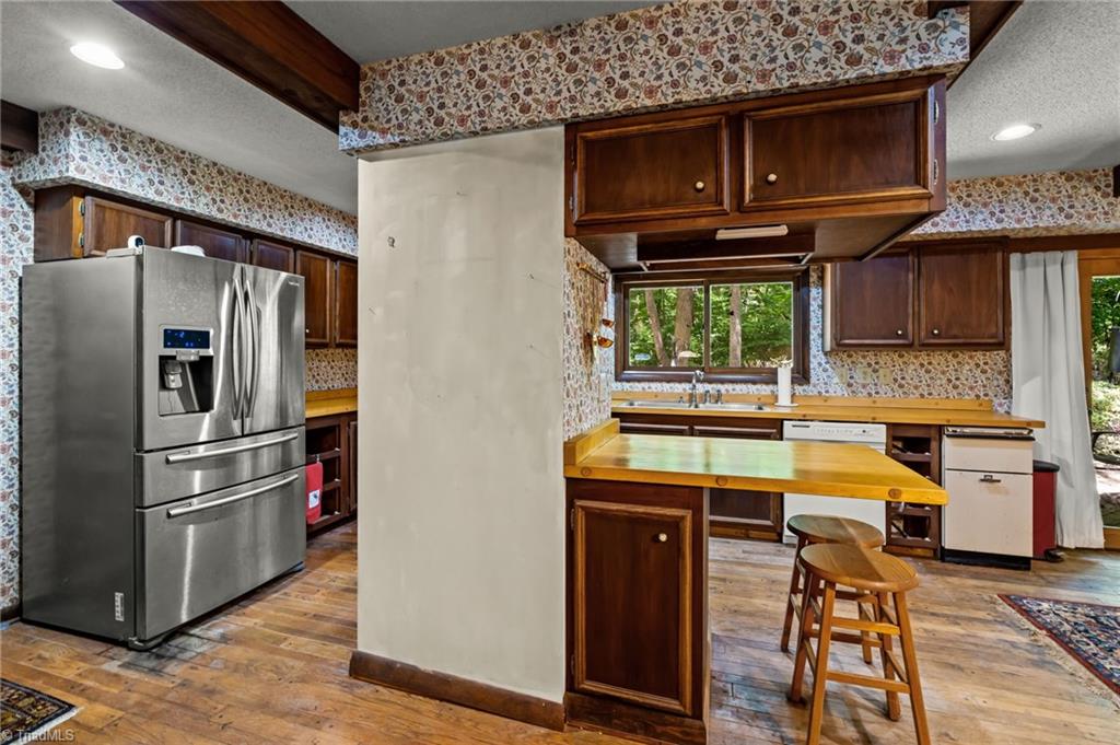 5718 Oak Tree Road Greensboro, NC 27455 - Photo 5 of 40