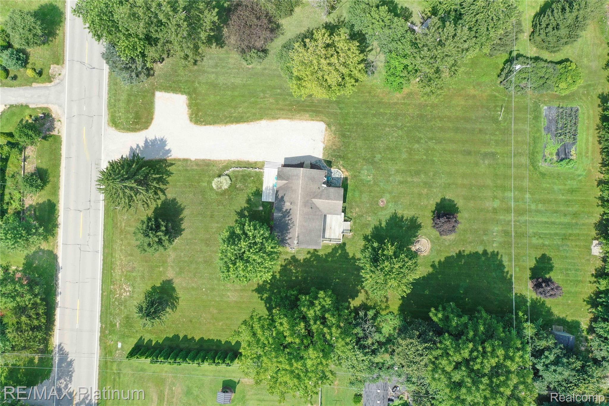 520 Fowlerville Road Fowlerville, MI 48836 - Photo 27 of 27 DJI_0409.jpg