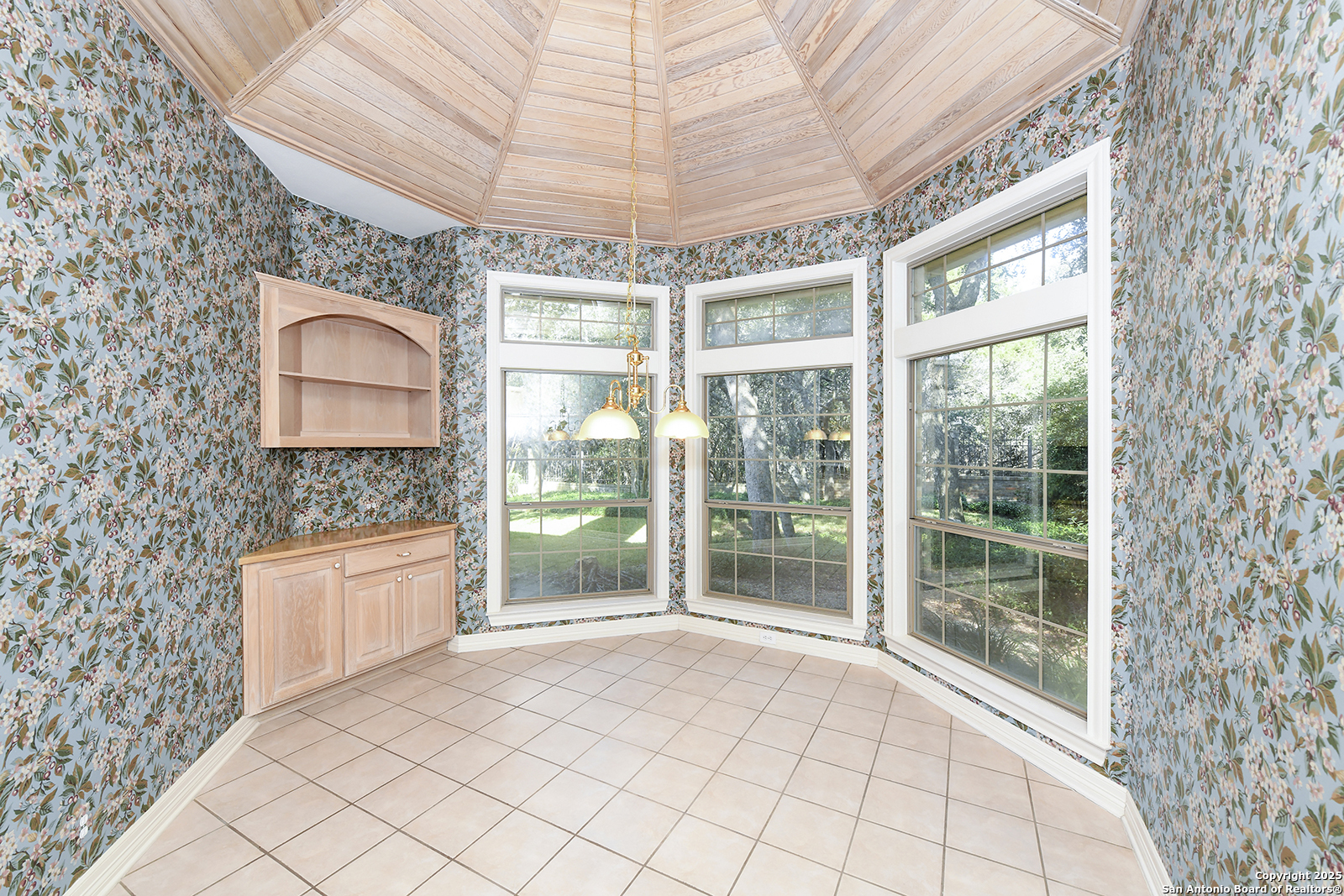 13 Westelm Circle San Antonio, TX 78230 - Photo 19 of 46 a view of a room with a large window