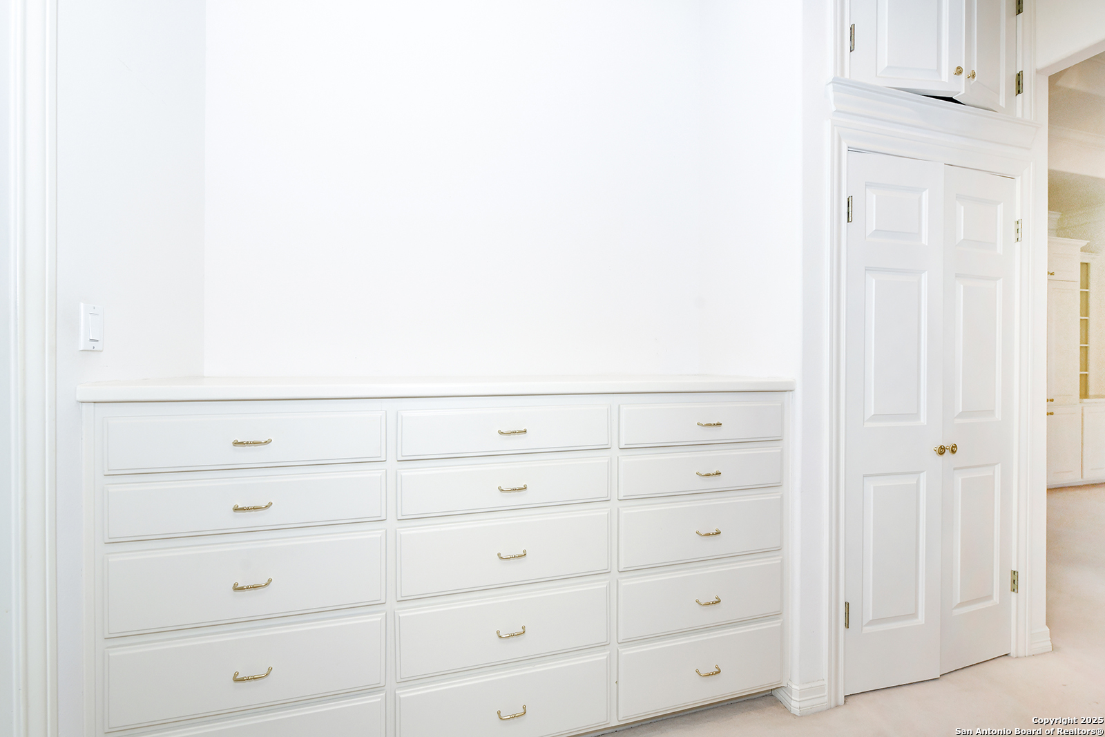 13 Westelm Circle San Antonio, TX 78230 - Photo 24 of 46 a view of an empty walk in closet