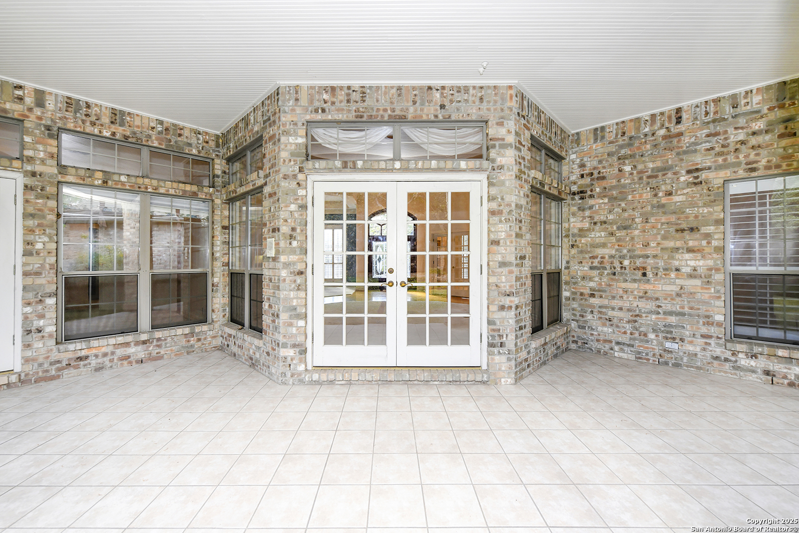 13 Westelm Circle San Antonio, TX 78230 - Photo 34 of 46 a view of an entrance of the building