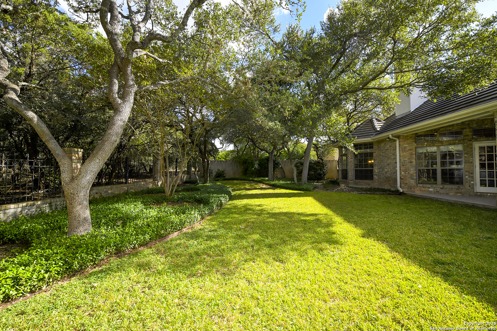 13 Westelm Circle San Antonio, TX 78230 - Photo 39 of 46 a view of a house with swimming pool and sitting area