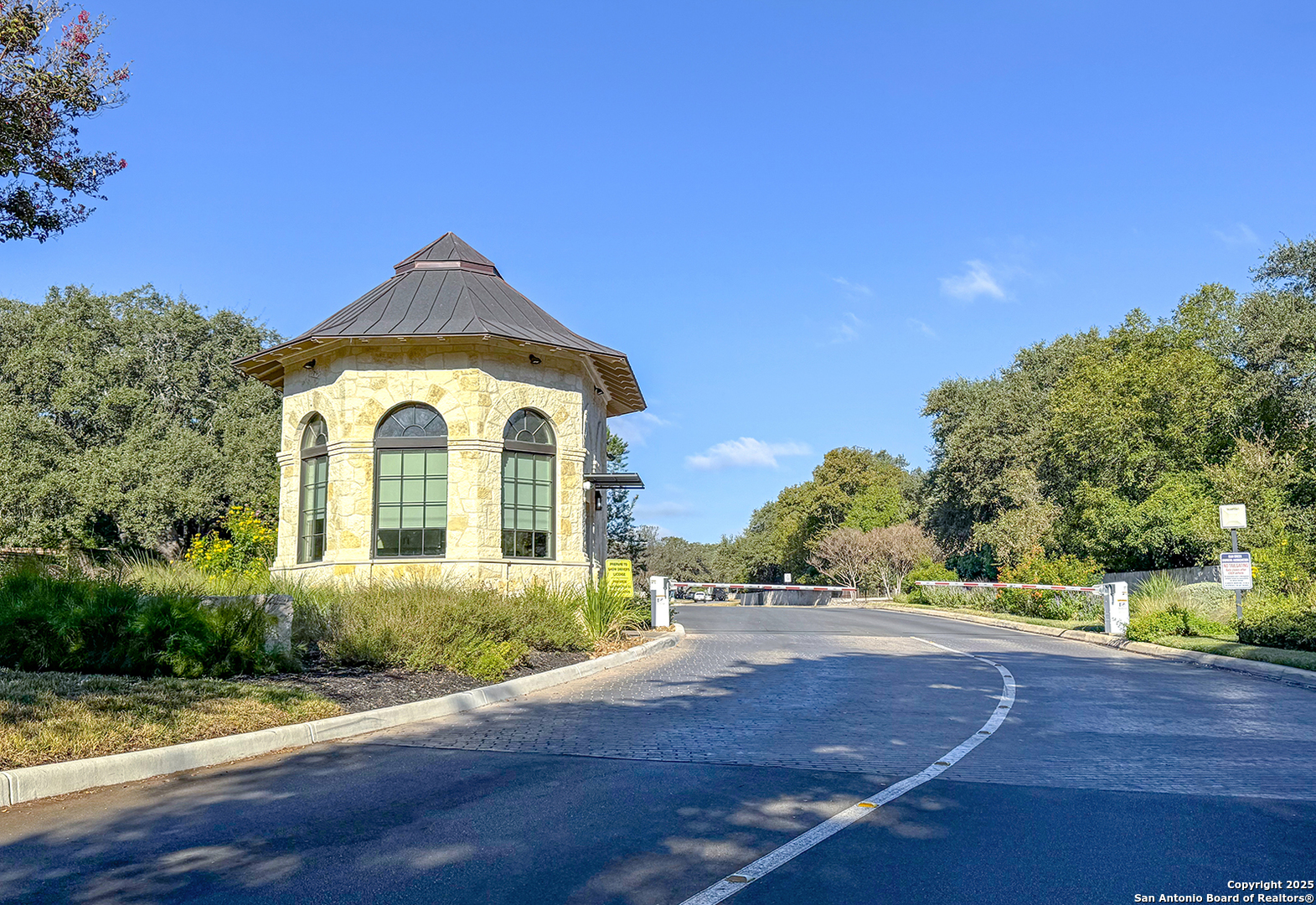 13 Westelm Circle San Antonio, TX 78230 - Photo 46 of 46 a front view of a house with a yard