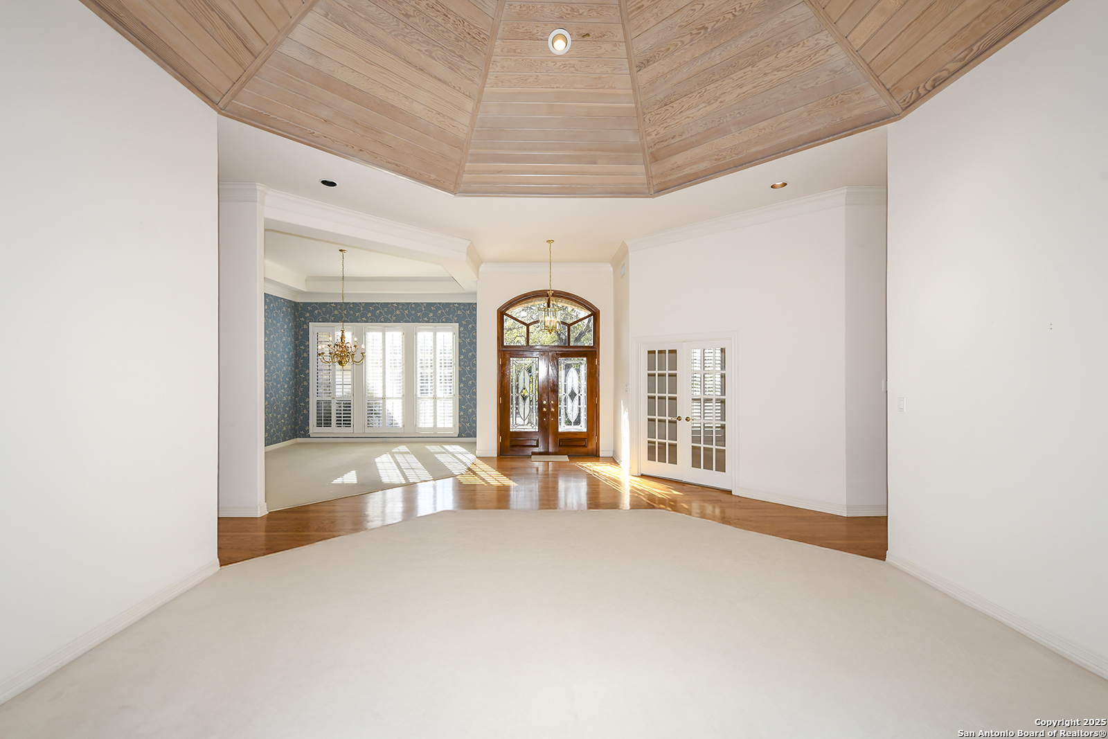 13 Westelm Circle San Antonio, TX 78230 - Photo 6 of 46 a view of a big room with wooden floor and a large window