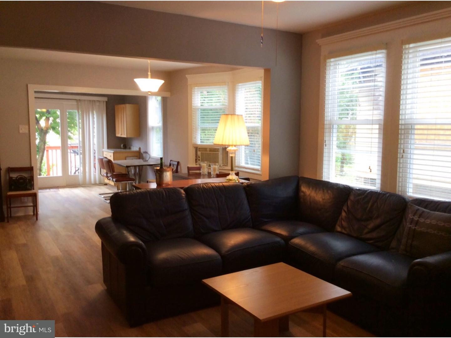 7613 Verree Road Philadelphia, PA 19111 - Photo 4 of 25 Living Room