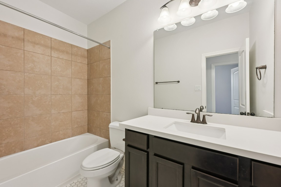 618 Aulia Lane Spring, TX 77386 - Photo 18 of 34 Bathroom