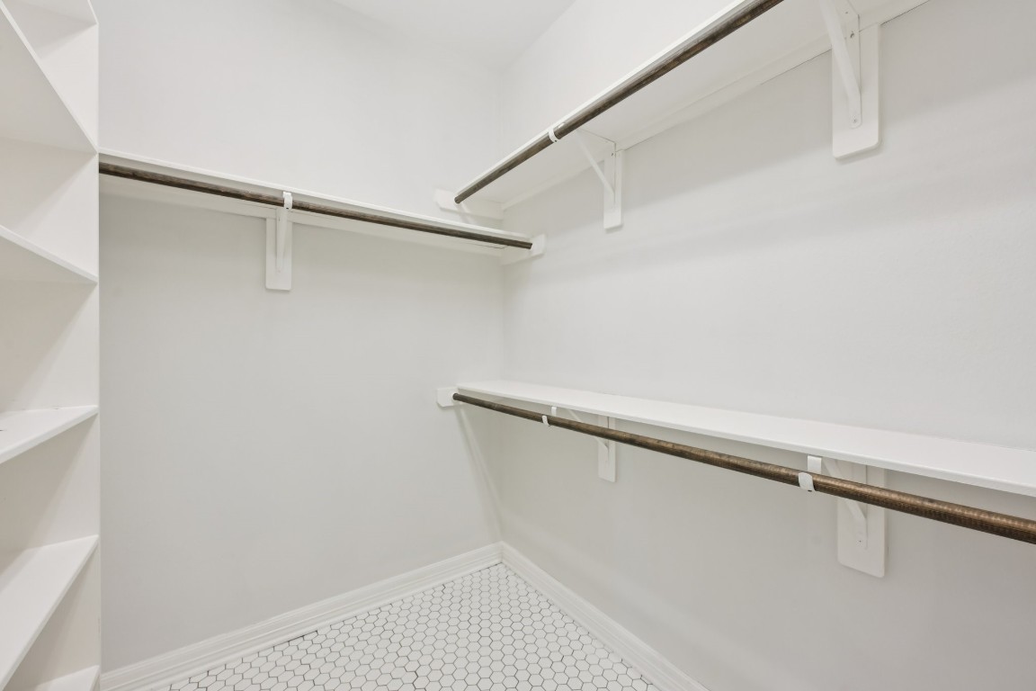 618 Aulia Lane Spring, TX 77386 - Photo 28 of 34 Primary Closet