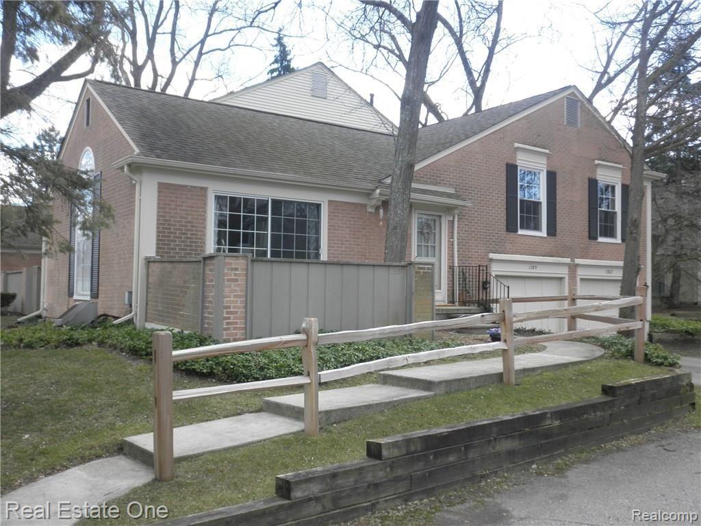 1389 Paddle Wheel Lane Rochester, MI 48306 - Photo 1 of 32 Welcome Home!