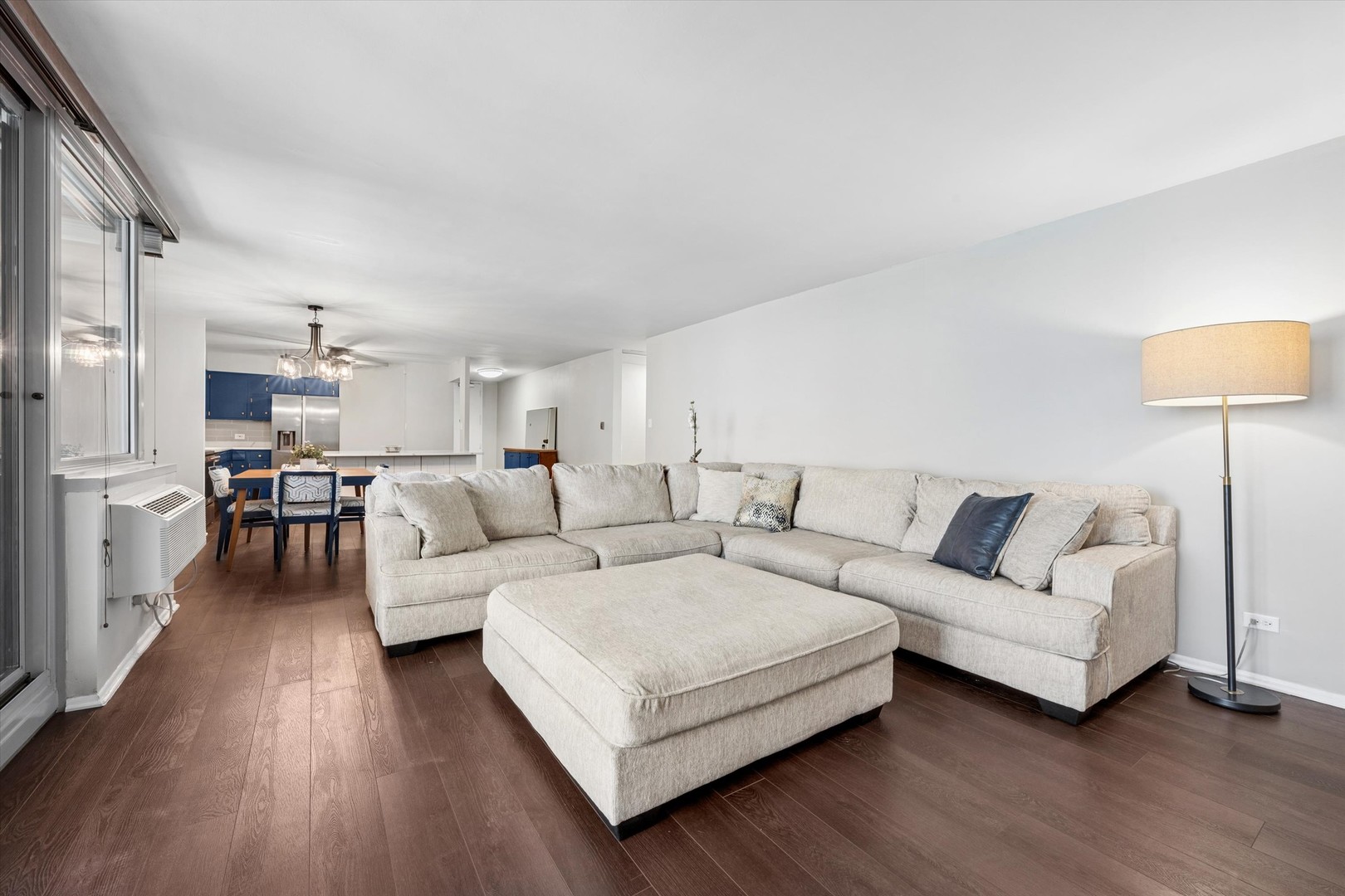 6147 North Sheridan Road, Unit 11A Chicago, IL 60660 - Photo 11 of 20 Gallery Image 11