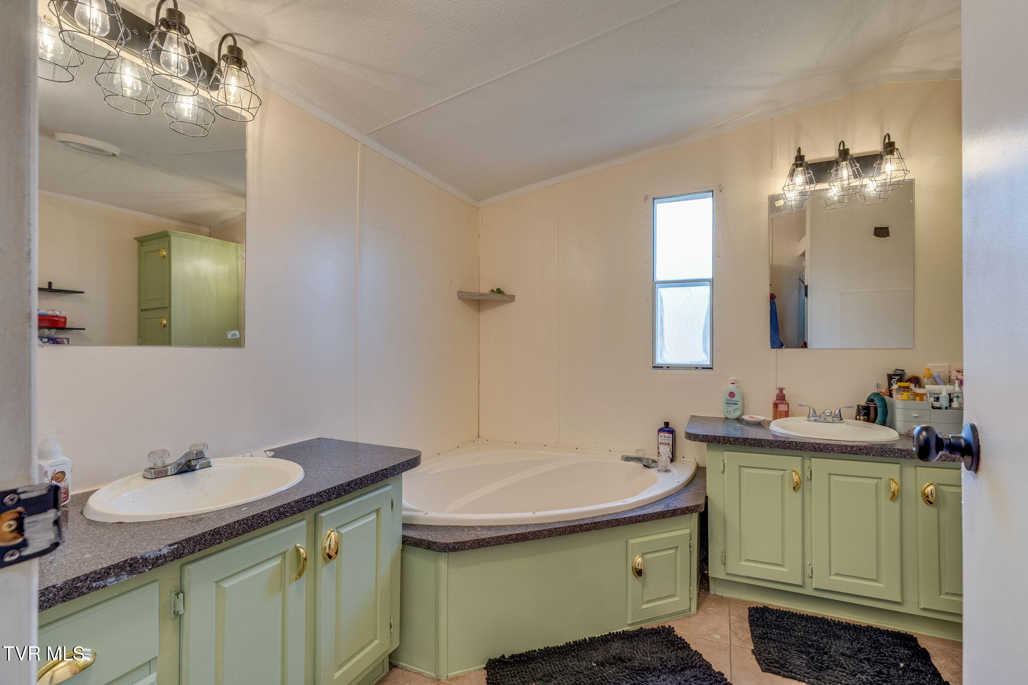 145 L C McKee Road Jonesborough, TN 37659 - Photo 15 of 27 015