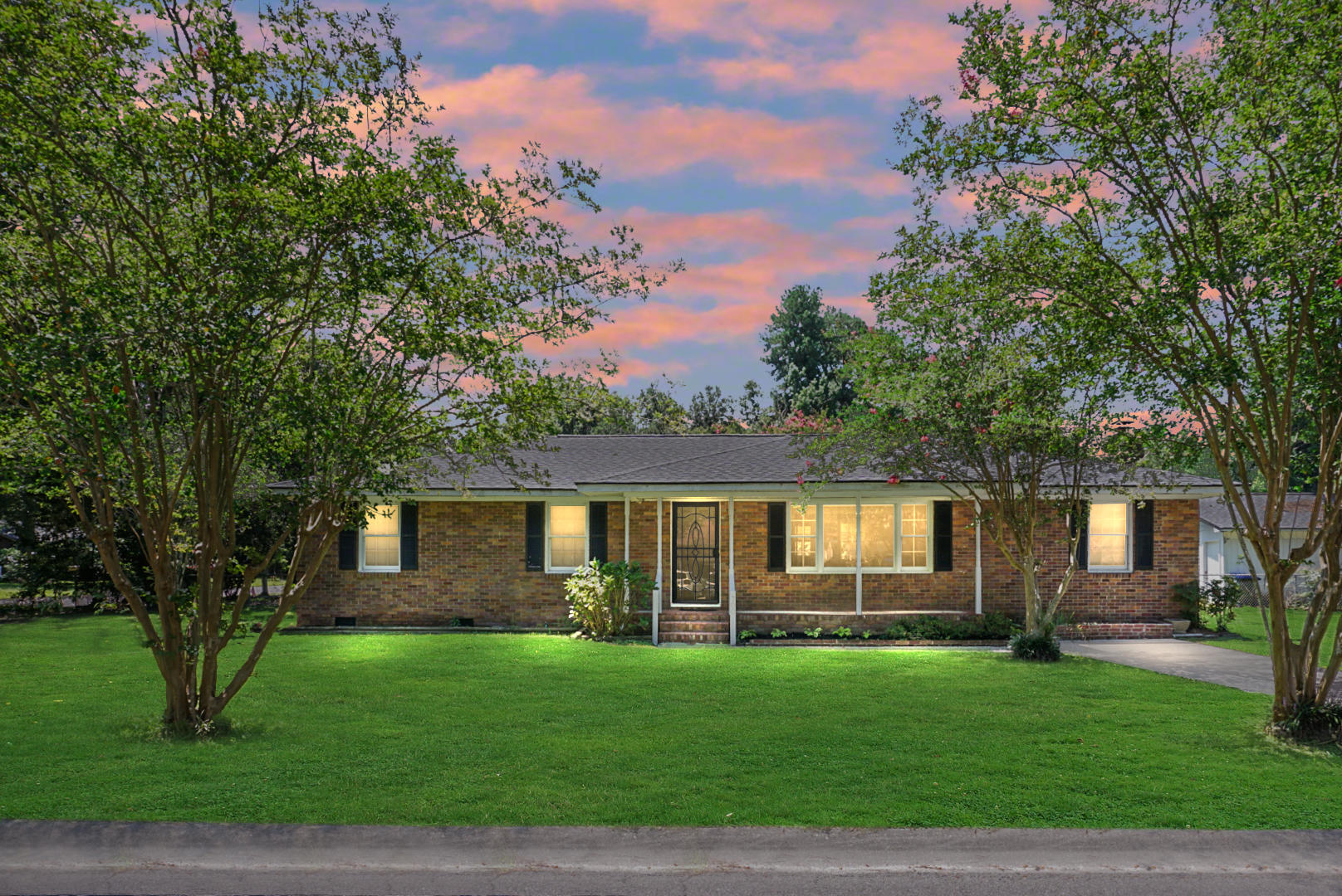 700 Old Golf Road Summerville, SC 29483 - Photo 1 of 47 700 Old Golf Rd