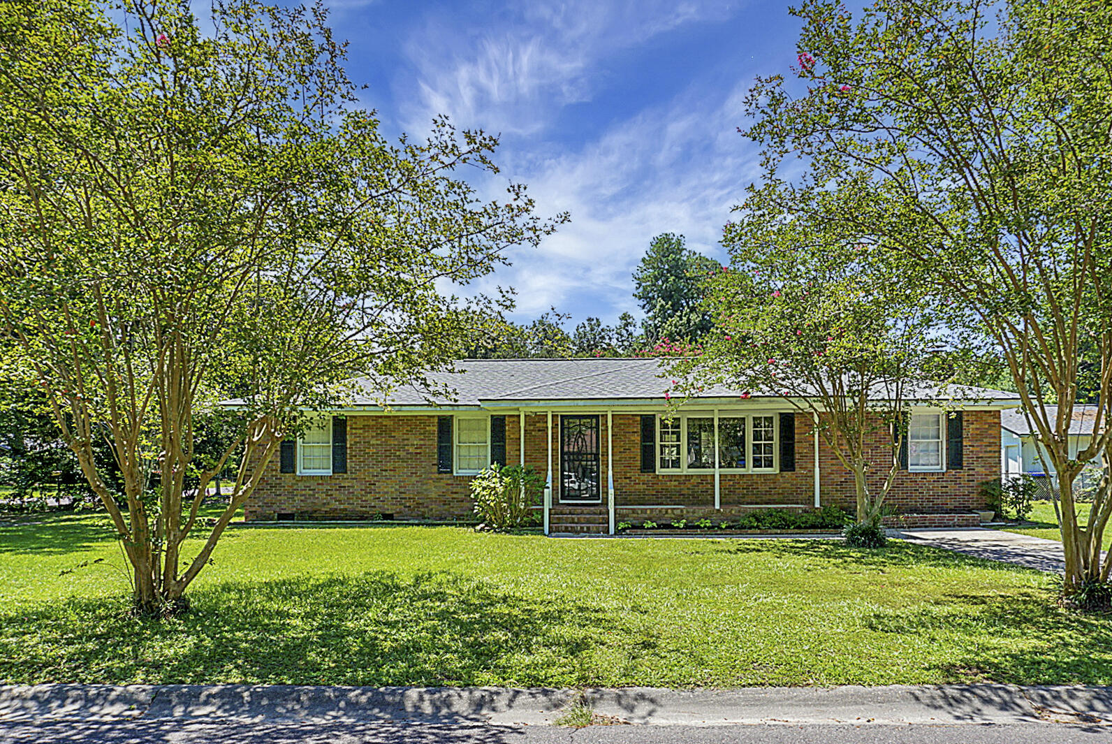 700 Old Golf Road Summerville, SC 29483 - Photo 2 of 47 DSC04003