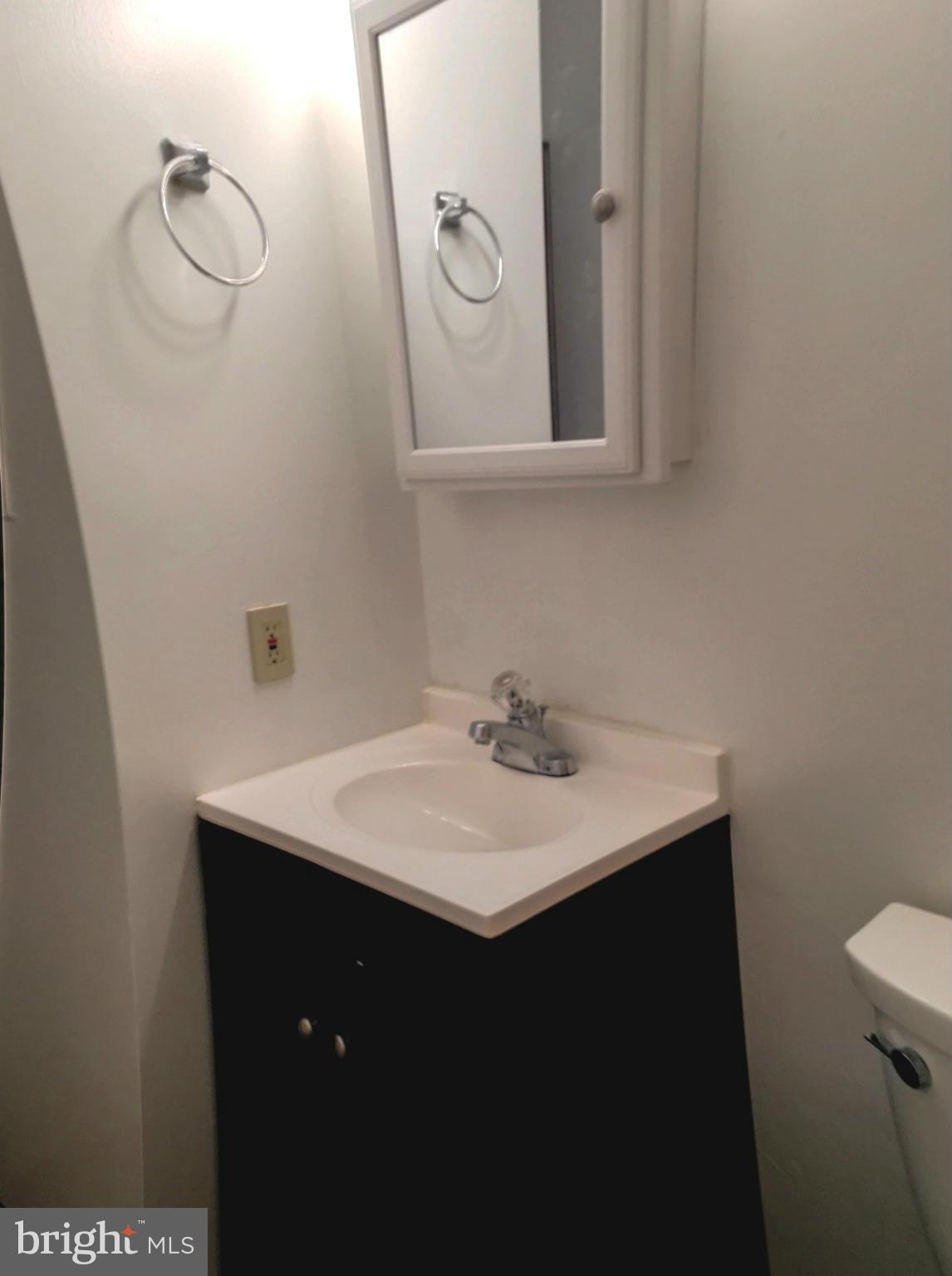 1524 Northgate Square, Unit 22A Reston, VA 20190 - Photo 9 of 17 Bath