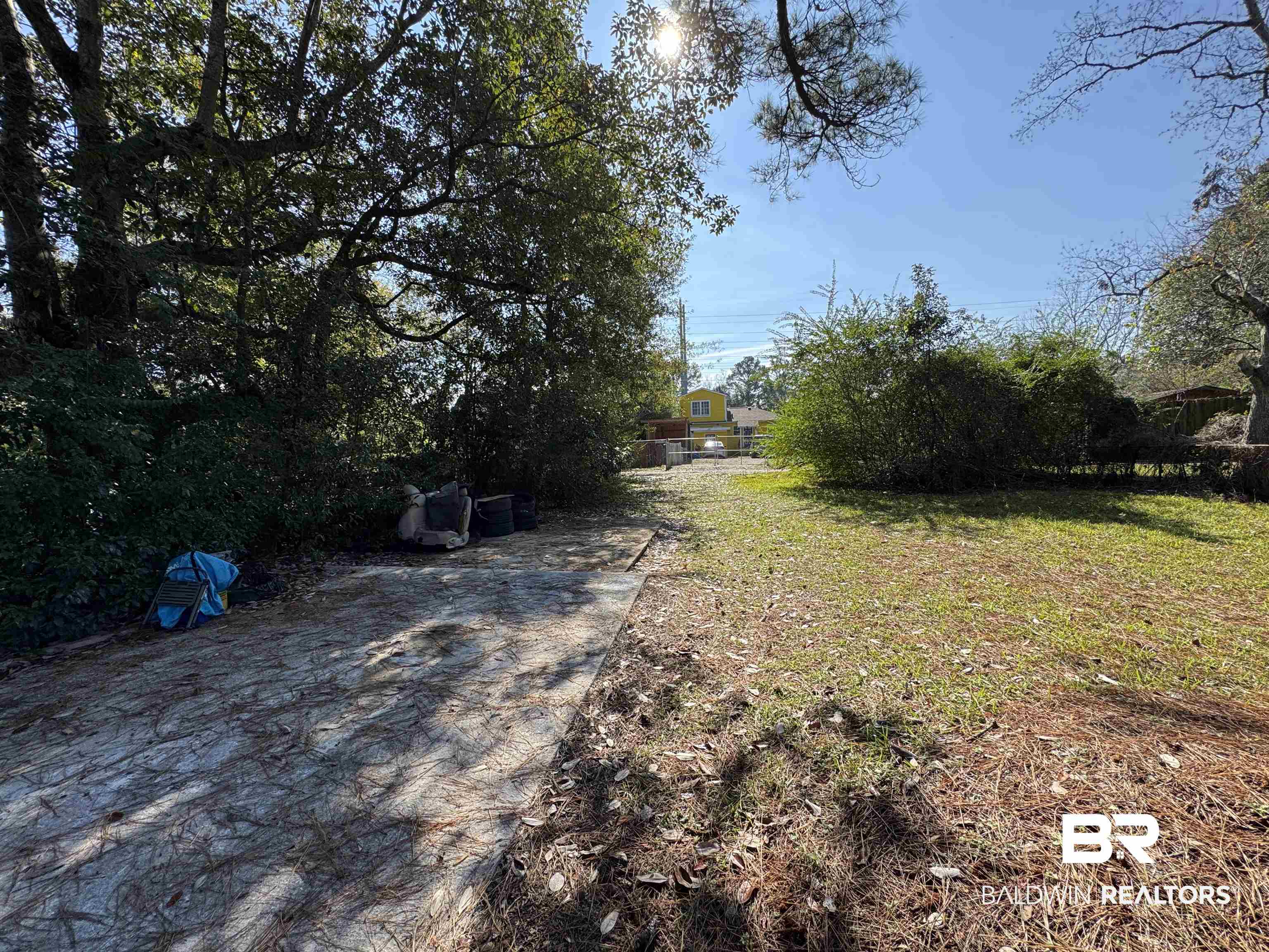 105 11th Avenue Mobile, AL 36611 - Photo 10 of 12 Yard