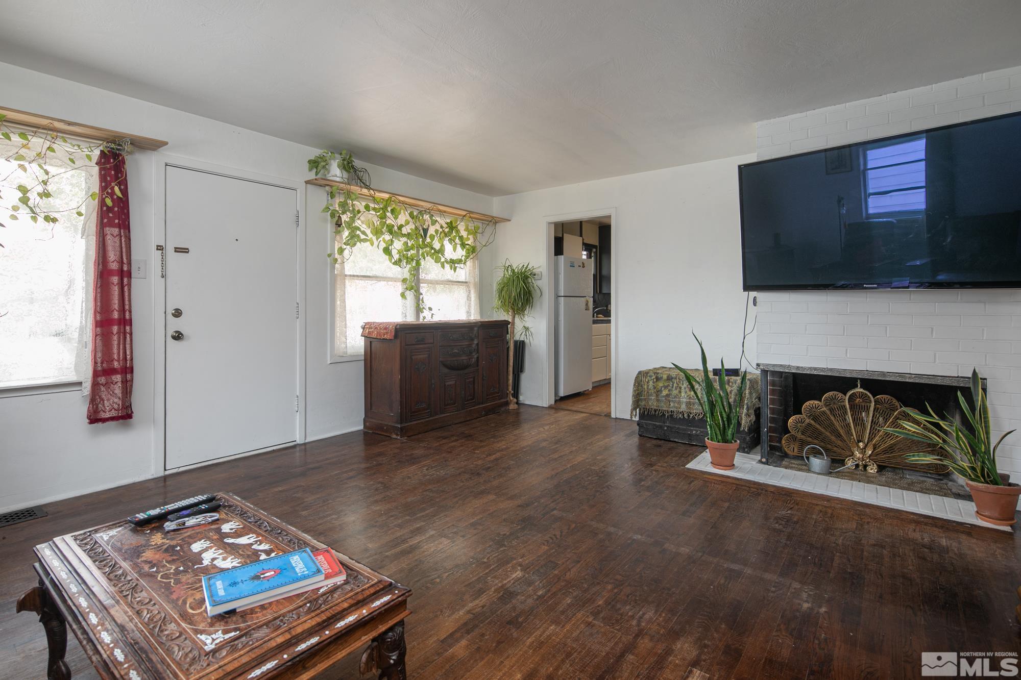 820 Bates Avenue Reno, NV 89502 - Photo 4 of 22 Photo 4