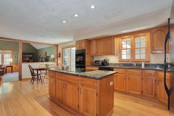 46 Pendleton Road Sudbury, MA 01776 - Photo 8 of 28