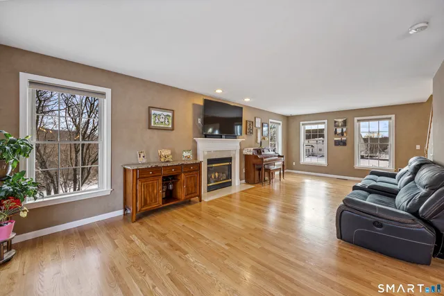 $689,900 | 93 Old Cider Mill Road, Southington, CT 06489