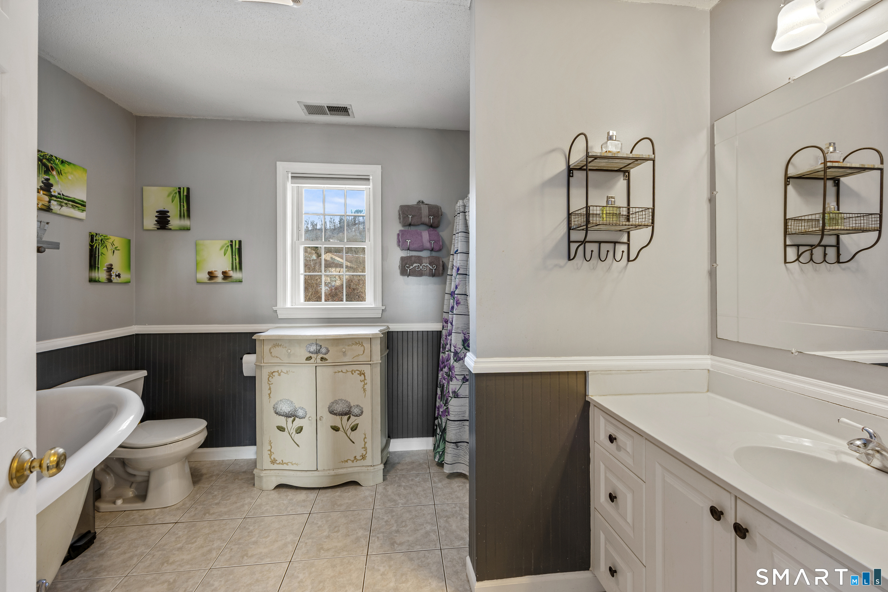 93 Old Cider Mill Road Southington, CT 06489 - Photo 20 of 40 Primary Full Bath w/ tub and shower