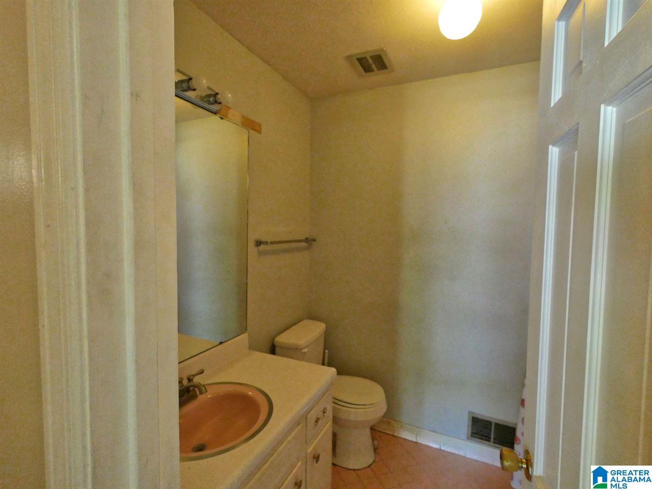 1609 Elizabeth Street Anniston, AL 36207 - Photo 13 of 25