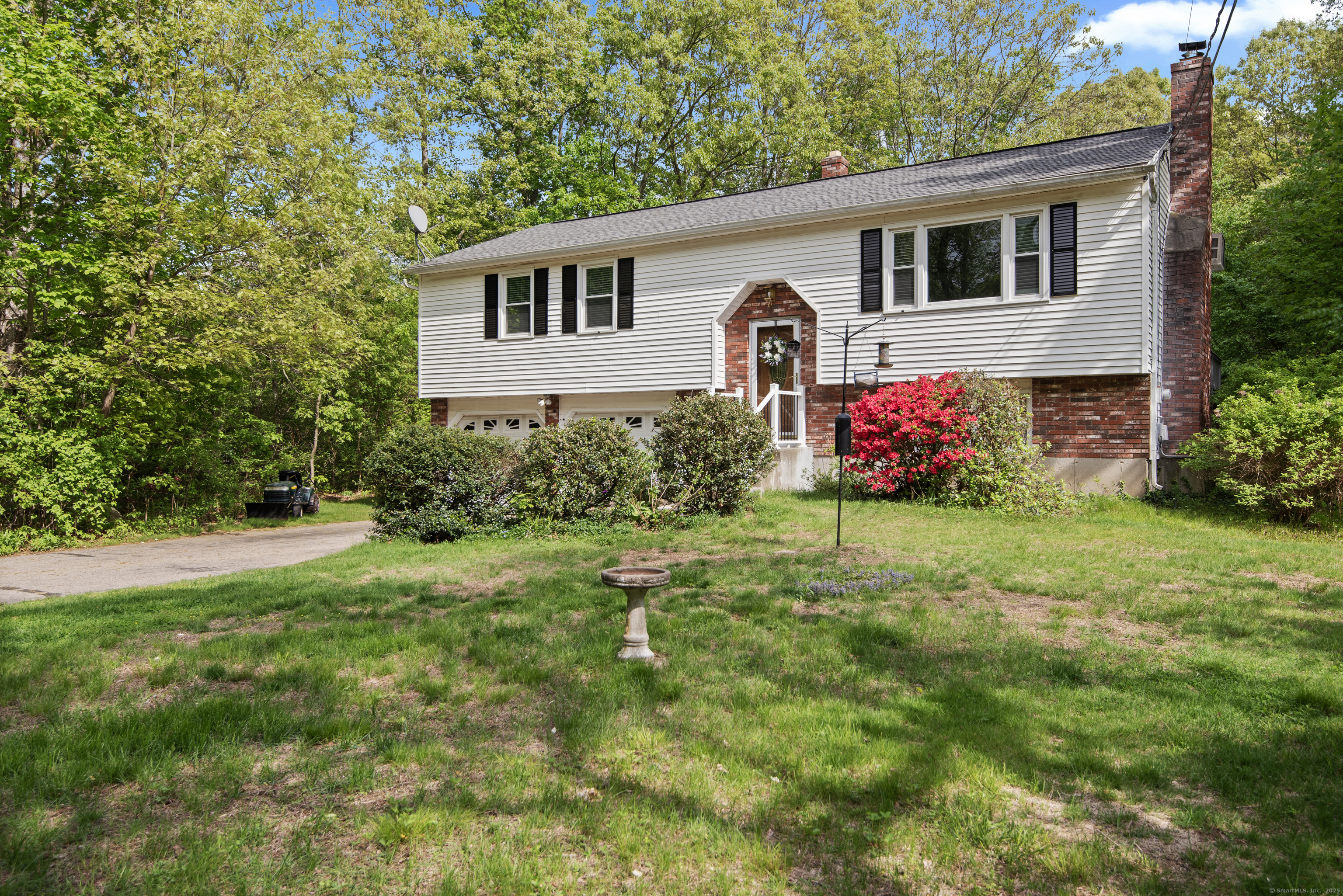 18 Doyle Road Montville, CT 06370 - Photo 1 of 1