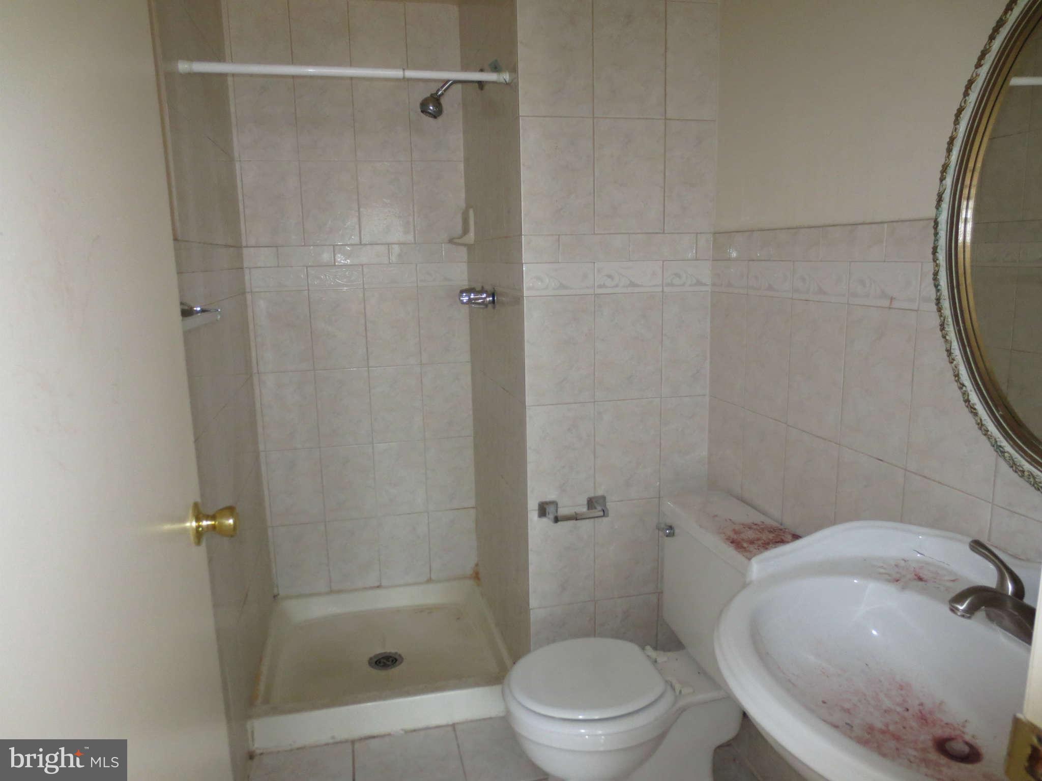17673 Kohlhoss Road Poolesville, MD 20837 - Photo 4 of 8 Bath (Master)