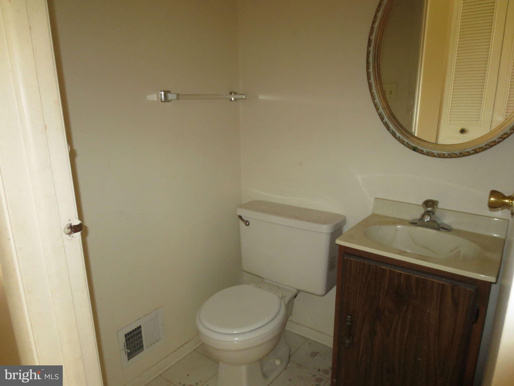17673 Kohlhoss Road Poolesville, MD 20837 - Photo 5 of 8 Bath